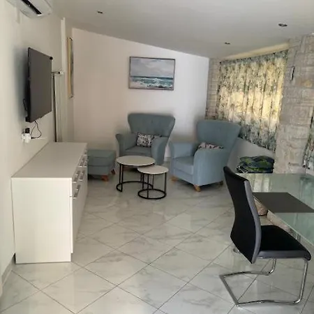 Alsia Apartment *